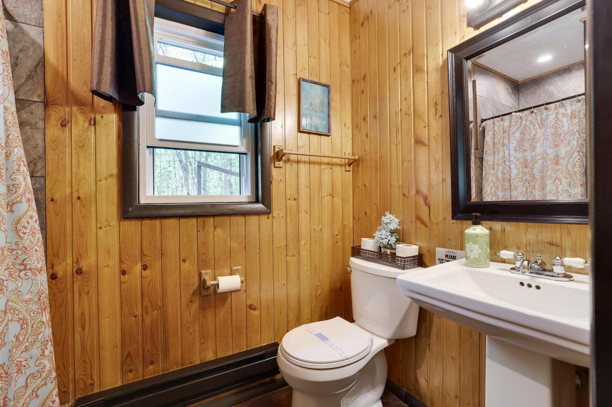 Chalet Renovated Near Casino, Camelback , Kalahari 4Bdrms Firepit Hot Tub Game Room Tobyhanna Exterior foto